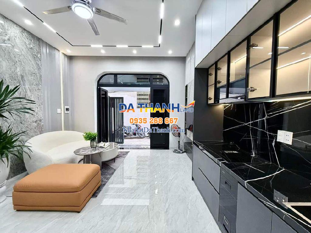 Bán nhà 3 tầng đường Nguyễn Tất Thành, Đà Nẵng sát biển mát mẽ 1 15c233ec 6998 4ae8 a7c9 570efbe33150